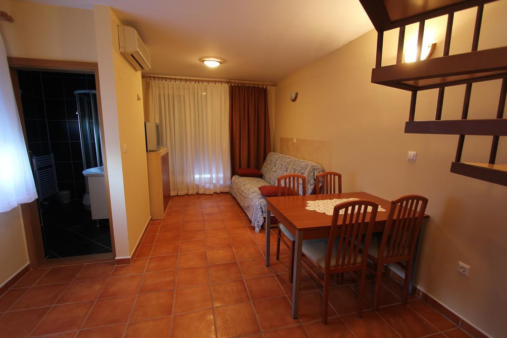 Apartments Villa Ceres 클레크 외부 사진
