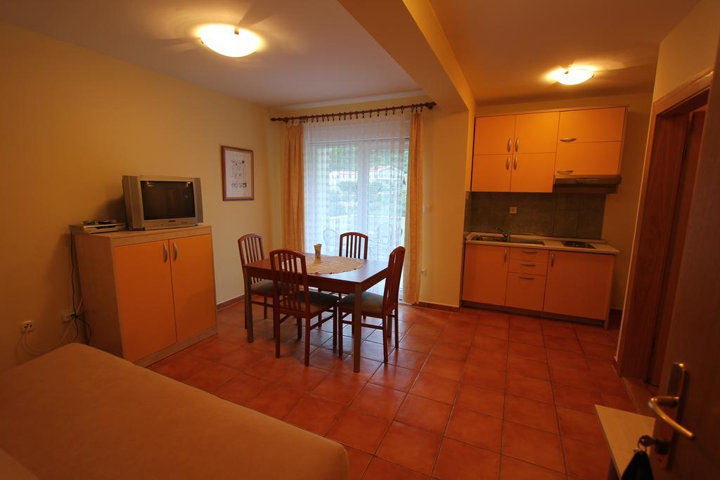 Apartments Villa Ceres 클레크 외부 사진